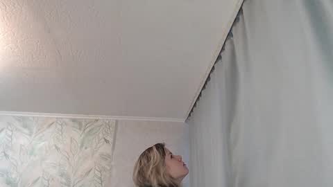 Melissa  Ray online show from March 7, 2025, 2:36 am