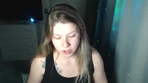 Melissa  Ray online show from March 10, 2025, 5:39 pm
