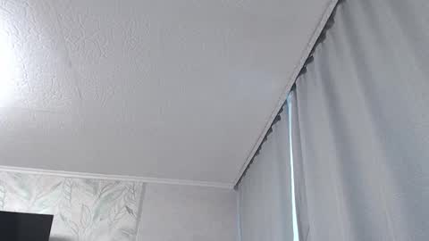 Melissa  Ray online show from September 25, 2025, 3:32 am