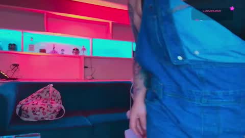 Lissa  online show from November 5, 2025, 11:43 am