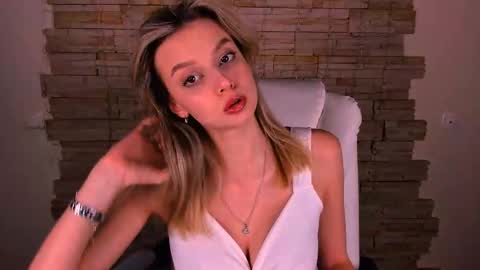 Snapshot of melissa_richardson chatting on February 26, 2025, 7:27 pm Melissa online show from February 26, 2025, 7:27 pm