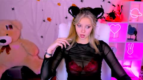 Snapshot of melissa_richardson chatting on October 31, 2025, 1:01 pm Melissa online show from October 31, 2025, 1:01 pm