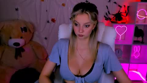 Snapshot of melissa_richardson chatting on November 6, 2025, 12:28 pm Melissa online show from November 6, 2025, 12:28 pm