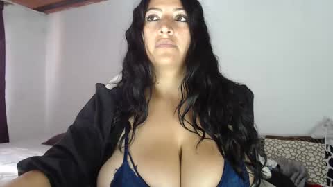 Snapshot of melissa_sexytits chatting on January 2, 2025, 9:18 pm Lau   online show from January 2, 2025, 9:18 pm