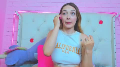 Snapshot of melissa_walker_ chatting on November 12, 2025, 11:43 am Meli online show from November 12, 2025, 11:43 am