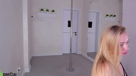 Snapshot of melissa_whitee chatting on October 14, 2025, 3:40 am Melissa online show from October 14, 2025, 3:40 am