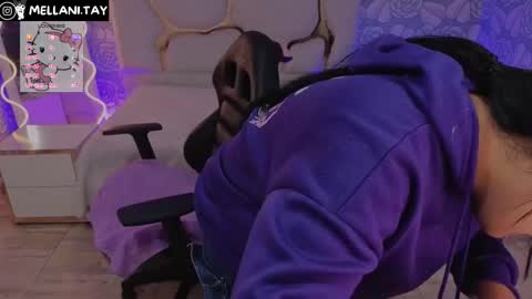 Mellani  online show from November 19, 2025, 3:17 am