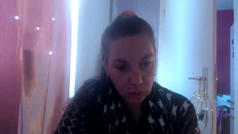 Snapshot of melli23 chatting on December 14, 2025, 12:32 pm Melli online show from December 14, 2025, 12:32 pm