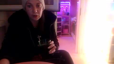 Snapshot of melli23 chatting on December 20, 2025, 9:55 pm Melli online show from December 20, 2025, 9:55 pm