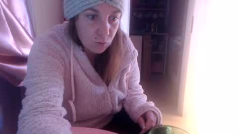 Snapshot of melli23 chatting on December 22, 2025, 2:58 pm Melli online show from December 22, 2025, 2:58 pm