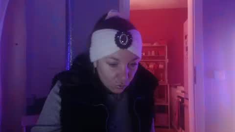 Snapshot of melli23 chatting on February 9, 2026, 4:44 pm Melli online show from February 9, 2026, 4:44 pm