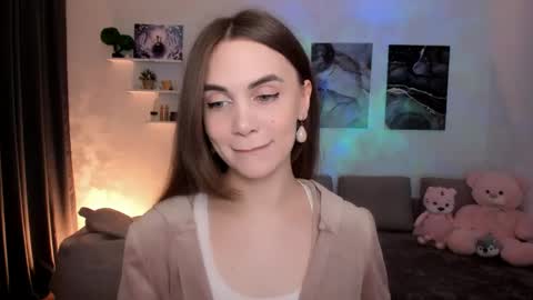 Tessa online show from April 15, 2026, 9:49 am