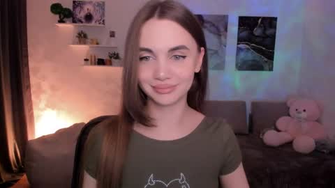 Tessa online show from May 7, 2026, 9:42 pm
