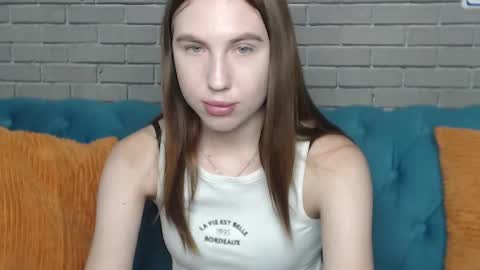 mellingi online show from September 14, 2025, 5:17 am