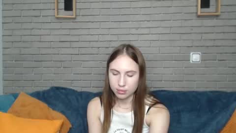 mellingi online show from October 3, 2025, 6:21 am