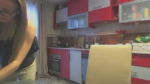 Melly online show from February 23, 2025, 9:55 am