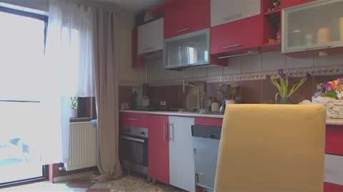 Melly online show from March 12, 2025, 7:35 am