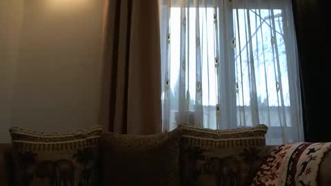 Melly online show from November 25, 2025, 7:19 am