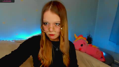 MelMooon online show from February 22, 2025, 5:35 pm