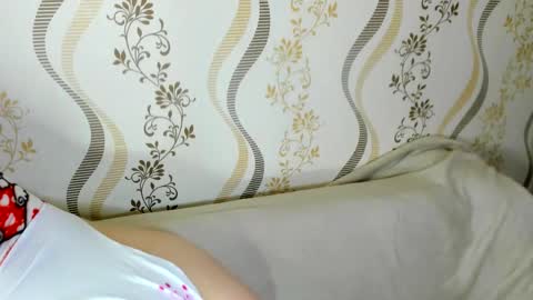 MelMooon online show from October 24, 2025, 7:21 pm