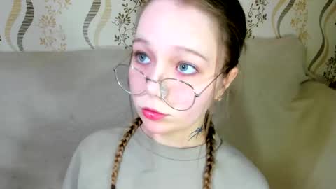 Snapshot of melmooon chatting on January 18, 2026, 9:18 pm MelMooon online show from January 18, 2026, 9:18 pm