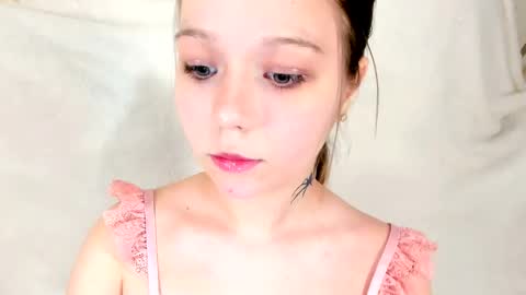 Snapshot of melmooon chatting on February 2, 2026, 11:53 am MelMooon online show from February 2, 2026, 11:53 am