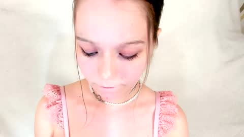 Snapshot of melmooon chatting on February 3, 2026, 1:27 pm MelMooon online show from February 3, 2026, 1:27 pm