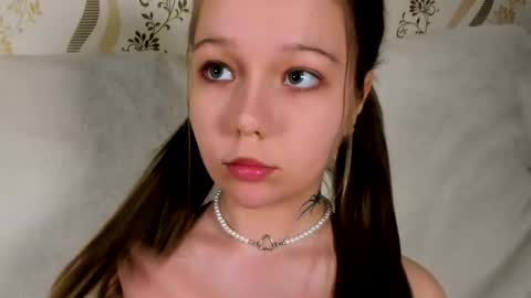 Snapshot of melmooon chatting on February 14, 2026, 9:44 pm MelMooon online show from February 14, 2026, 9:44 pm