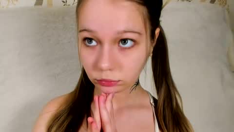 Snapshot of melmooon chatting on February 15, 2026, 8:16 pm MelMooon online show from February 15, 2026, 8:16 pm