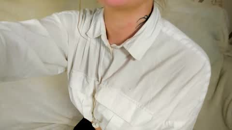 Snapshot of melmooon chatting on February 24, 2026, 3:54 pm MelMooon online show from February 24, 2026, 3:54 pm