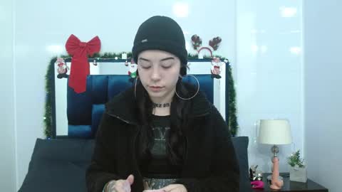 Meloddy Coliins online show from December 5, 2024, 12:44 pm