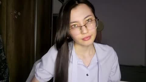Snapshot of melodeehayden chatting on May 27, 2026, 3:42 pm Nika online show from May 27, 2026, 3:42 pm