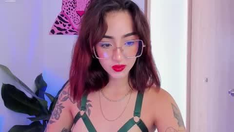 Snapshot of melodie_roy chatting on February 12, 2025, 5:05 pm Melodie Roy 999 online show from February 12, 2025, 5:05 pm