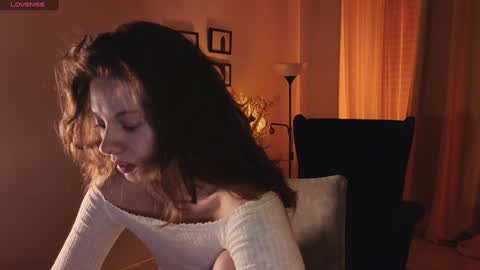 Snapshot of melodykey_x chatting on December 16, 2024, 3:43 pm melody  online show from December 16, 2024, 3:43 pm