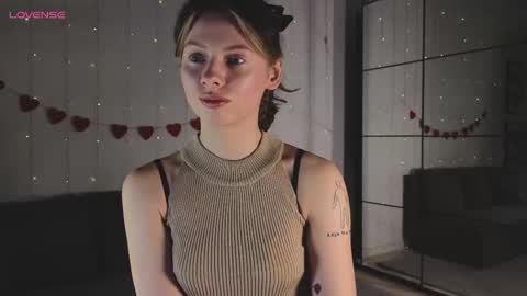 Snapshot of melodykey_x chatting on February 14, 2025, 2:02 pm melody  online show from February 14, 2025, 2:02 pm