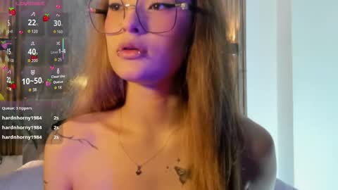 melodylanee online show from December 22, 2025, 11:07 am