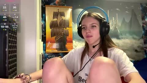 Hi Im Aria 18 years old online show from November 24, 2025, 12:38 pm