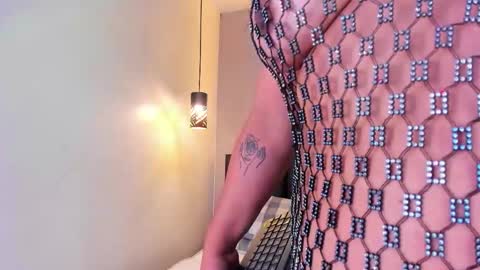  Memphis Williams  online show from November 13, 2025, 3:05 am