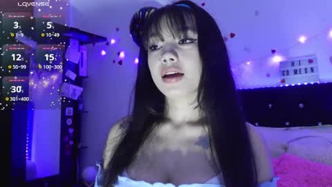 Snapshot of mena_hicks chatting on March 19, 2026, 12:25 am Heart online show from March 19, 2026, 12:25 am