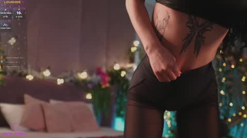 Snapshot of meow_nancy chatting on January 10, 2025, 11:22 am Heeyyooo Im Nans Subscribe to me I will be glad online show from January 10, 2025, 11:22 am