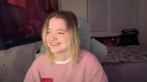 Snapshot of meowki4 chatting on January 2, 2025, 12:13 am meowme online show from January 2, 2025, 12:13 am