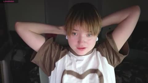 Snapshot of meowki4 chatting on December 15, 2025, 6:34 pm meowme online show from December 15, 2025, 6:34 pm