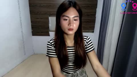 meowki_totot online show from November 17, 2025, 6:14 pm