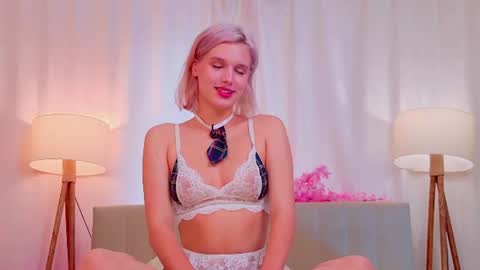 Lilu online show from July 31, 2026, 4:01 am