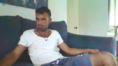 Mercedes190d online show from October 7, 2025, 4:59 pm