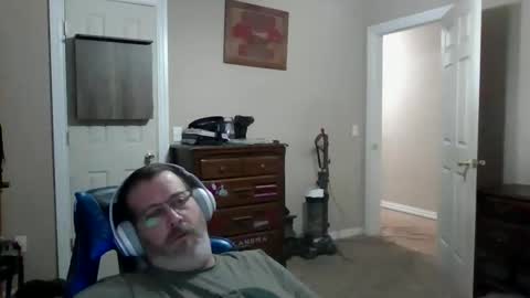 Snapshot of mercer1977 chatting on November 9, 2025, 1:31 pm mercer1977 online show from November 9, 2025, 1:31 pm