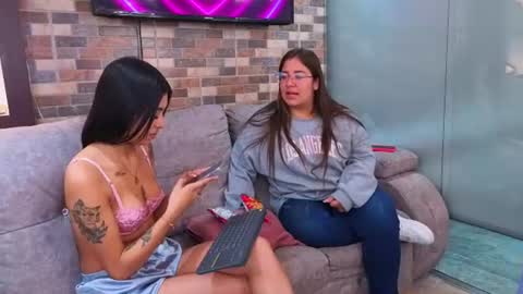 Snapshot of meredith_spencer chatting on June 22, 2026, 1:41 pm meredith_spencer online show from June 22, 2026, 1:41 pm