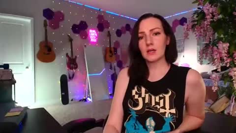 Meredith Bae online show from March 19, 2026, 1:09 am