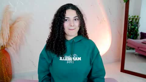 Merida Bell online show from February 18, 2026, 1:12 am