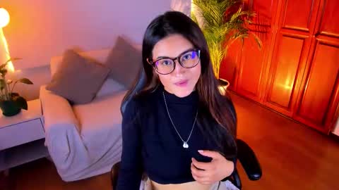 Snapshot of meridafox_ chatting on November 18, 2025, 6:34 pm MERI online show from November 18, 2025, 6:34 pm